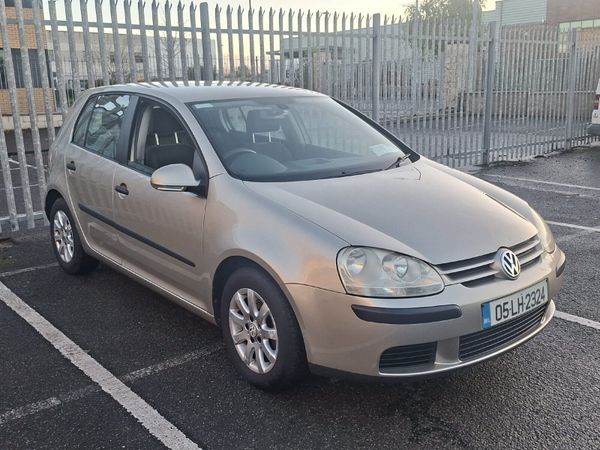 Volkswagen Golf Hatchback, Petrol, 2005, Beige