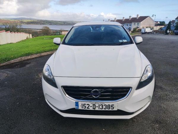 Volvo V40 Hatchback, Diesel, 2015, White