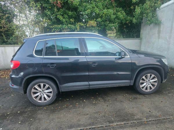 Volkswagen Tiguan SUV, Diesel, 2010, Black