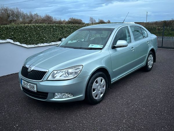 Skoda Octavia Hatchback, Diesel, 2010, Green