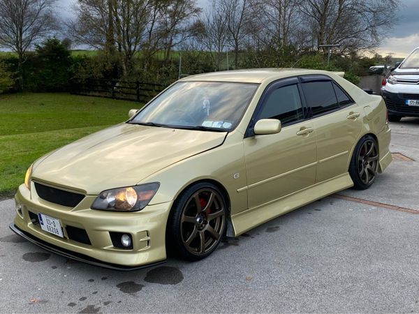 Lexus IS Saloon, Petrol, 2003, Gold
