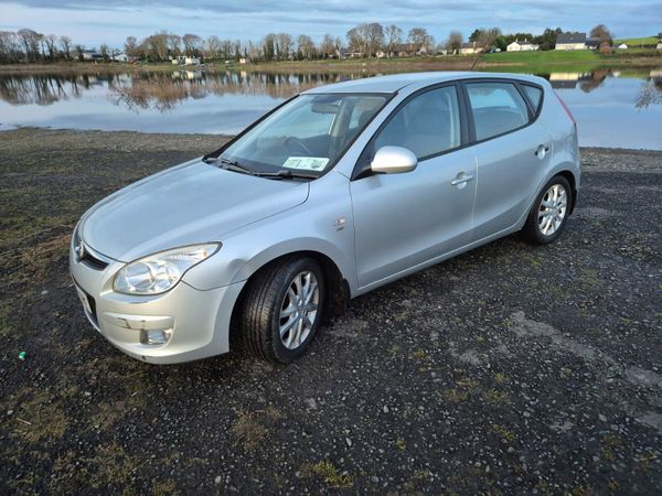 Hyundai i30 Hatchback, Diesel, 2009, Silver
