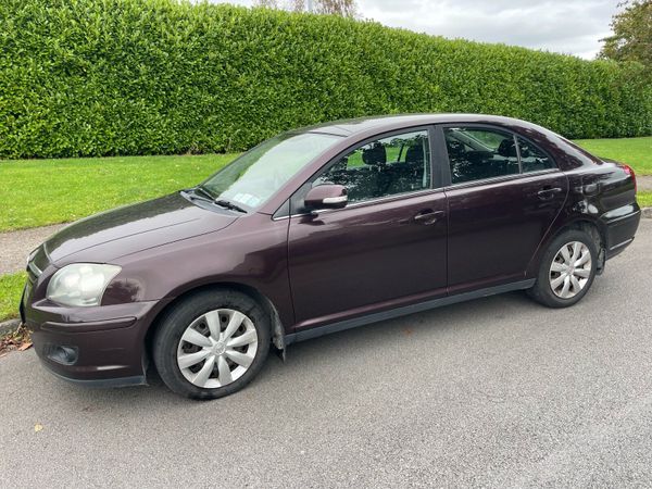 Toyota Avensis Hatchback, Diesel, 2008, Red