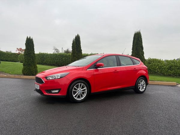 Ford Focus Hatchback, Diesel, 2015, Red