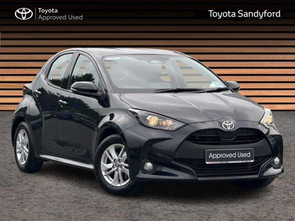 Toyota Yaris Hatchback, Petrol Hybrid, 2025, Black