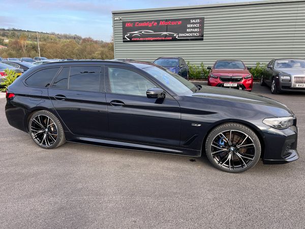 BMW 5-Series Estate, Petrol Hybrid, 2022, Black