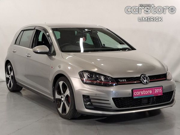 Volkswagen Golf Hatchback, Petrol, 2015, Gold