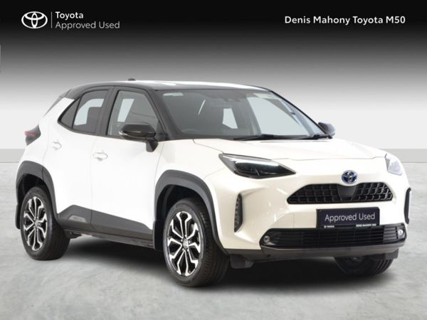 Toyota Yaris Cross Hatchback, Petrol Hybrid, 2023, White