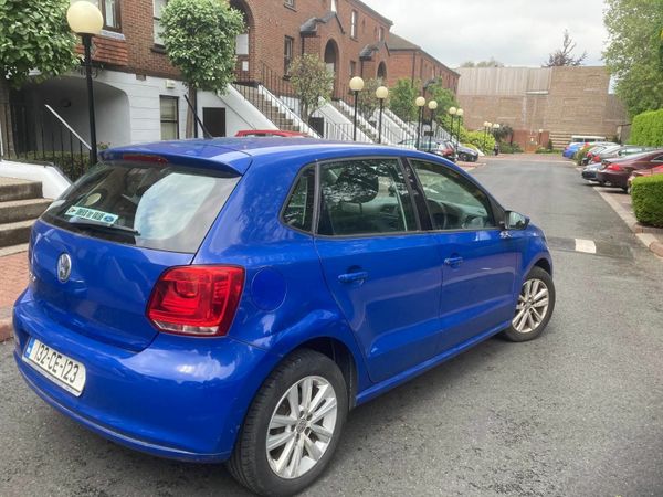 Volkswagen Polo Hatchback, Petrol, 2013, Blue
