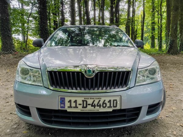 Skoda Octavia Estate, Petrol, 2011, Blue