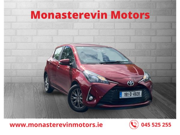 Toyota Yaris Hatchback, Petrol, 2019, Red