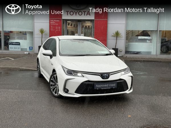 Toyota Corolla Saloon, Petrol Hybrid, 2021, White