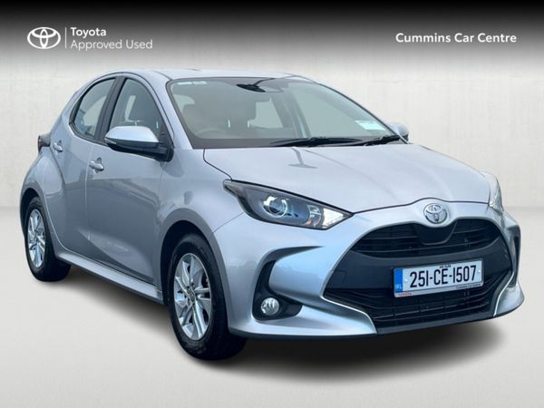 Toyota Yaris Hatchback, Petrol Hybrid, 2025, Silver