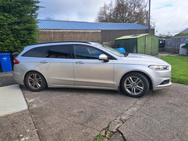 Ford Mondeo Estate, Petrol, 2016, Silver