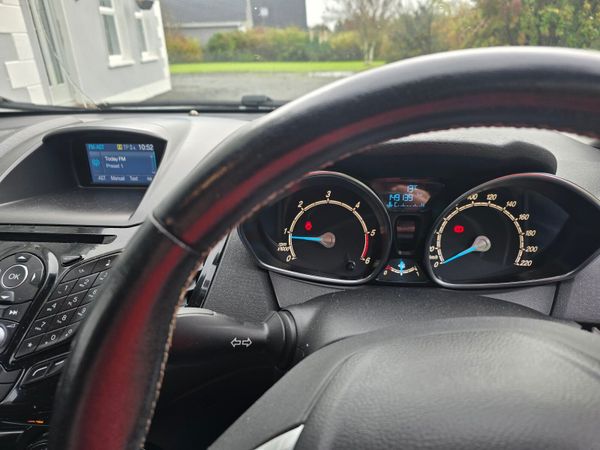 Ford Fiesta Hatchback, Diesel, 2017, White