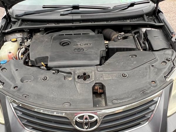 Toyota Avensis Saloon, Diesel, 2011, Grey