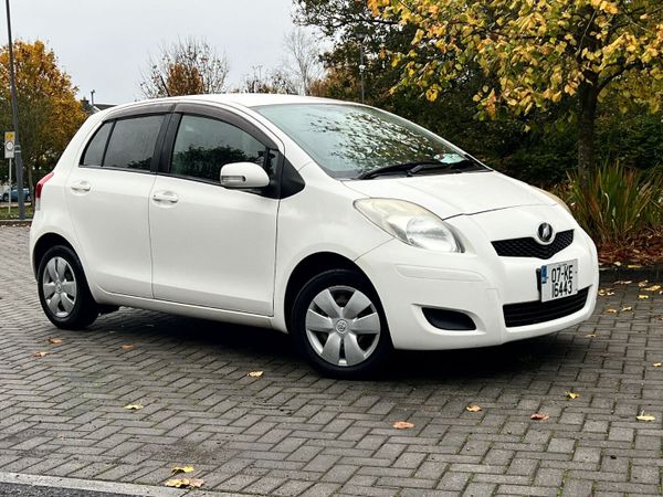 Toyota Yaris Hatchback, Petrol, 2007, White