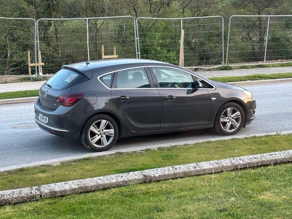 Vauxhall Astra Hatchback, Diesel, 2014, Grey