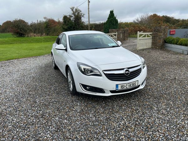 Opel Insignia Hatchback, Diesel, 2016, White