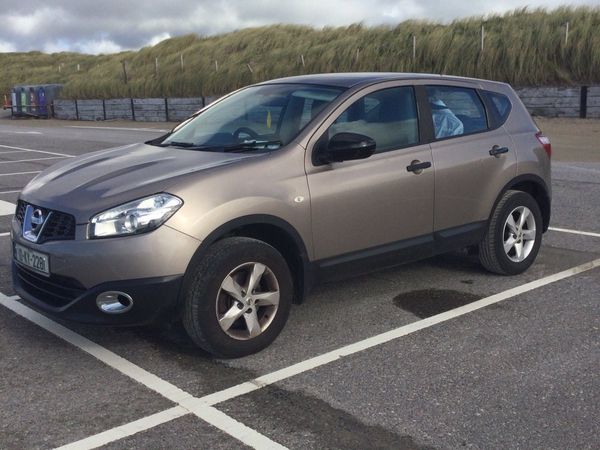 Nissan Qashqai Hatchback, Diesel, 2010, Brown