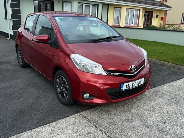 Toyota Yaris Hatchback, Petrol, 2013, Red