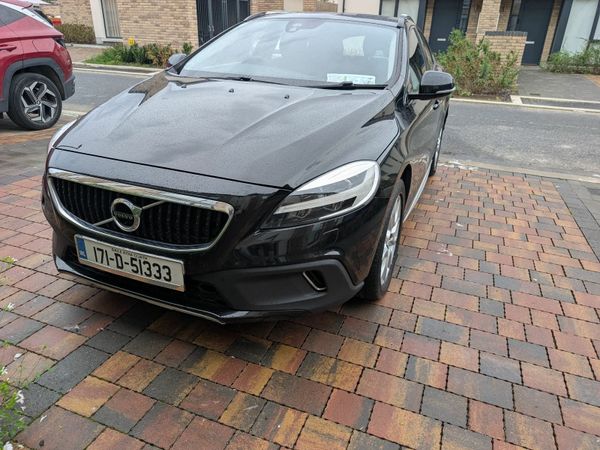 Volvo V40 Hatchback, Petrol, 2017, Black