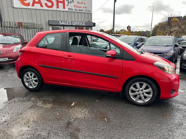 Toyota Yaris Hatchback, Petrol, 2013, Red