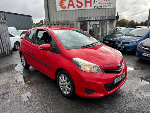 Toyota Yaris Hatchback, Petrol, 2013, Red