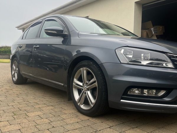 Volkswagen Passat Saloon, Diesel, 2013, Grey