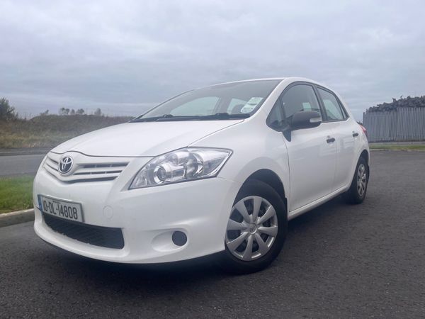 Toyota Auris Hatchback, Petrol, 2010, White