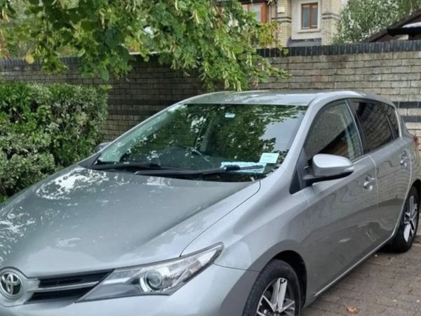 Toyota Auris Hatchback, Diesel, 2015, Grey