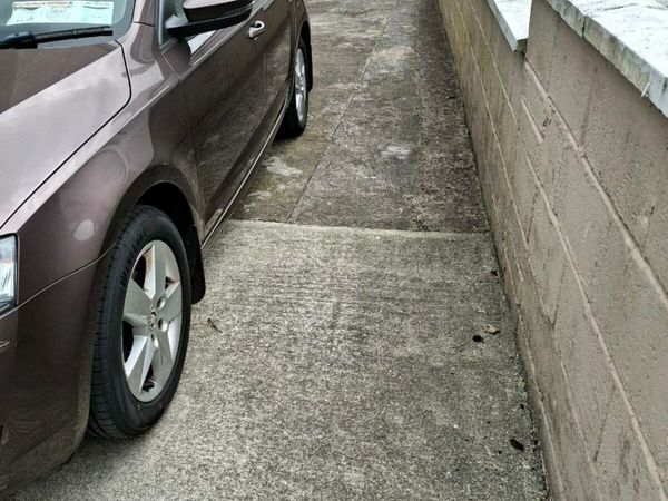 Skoda Octavia Estate, Diesel, 2016, Brown