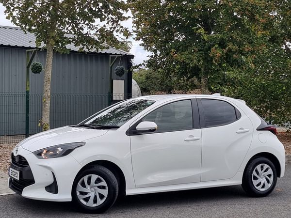 Toyota Yaris Hatchback, Petrol, 2020, White