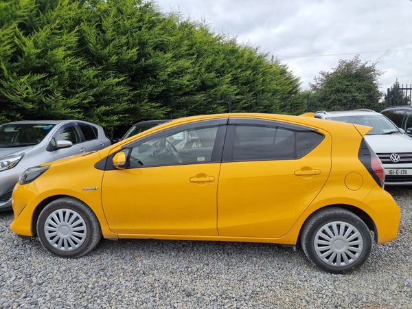 Toyota Aqua Hatchback, Petrol Hybrid, 2018, Yellow