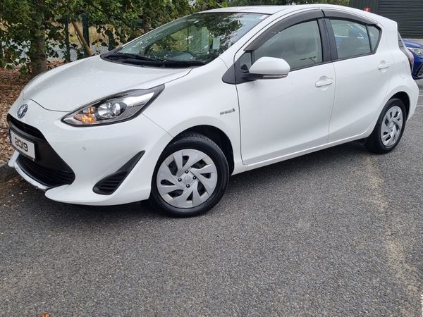 Toyota Aqua Hatchback, Petrol Hybrid, 2019, White