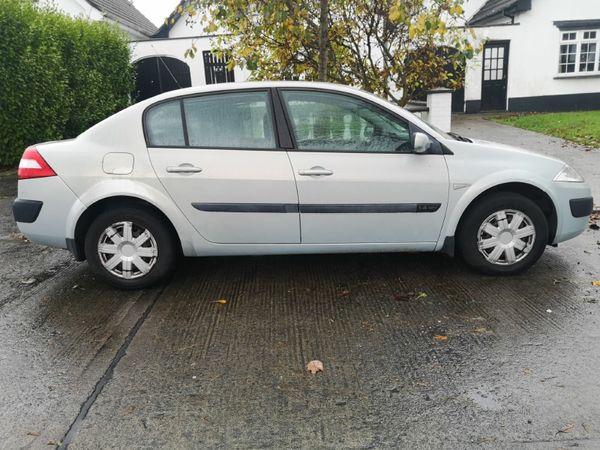 Renault Megane Saloon, Petrol, 2005, Silver
