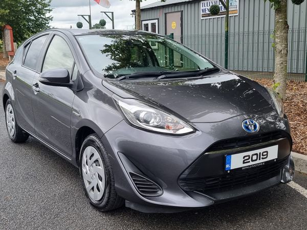 Toyota Aqua Hatchback, Petrol Hybrid, 2019, Black