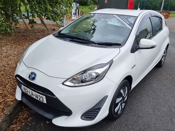 Toyota Aqua Hatchback, Petrol Hybrid, 2019, White