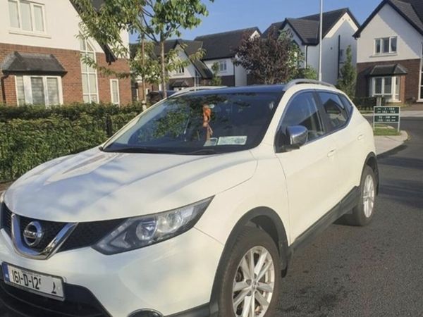Nissan Qashqai Hatchback, Diesel, 2016, White