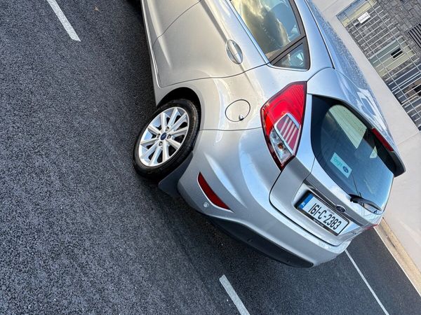 Ford Fiesta Hatchback, Petrol, 2016, Silver
