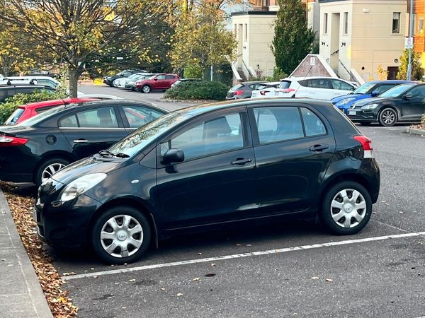 Toyota Yaris Hatchback, Petrol, 2010, Black