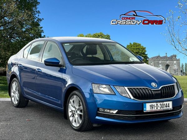 Skoda Octavia Saloon, Diesel, 2019, Blue