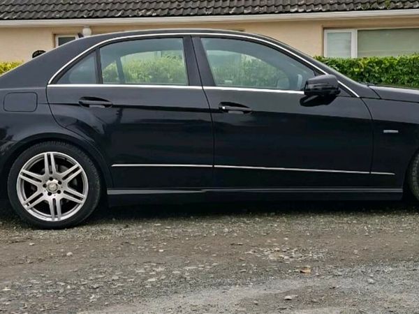 Mercedes-Benz E-Class Saloon, Diesel, 2011, Black