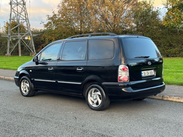 Hyundai Trajet MPV, Petrol, 2006, Black