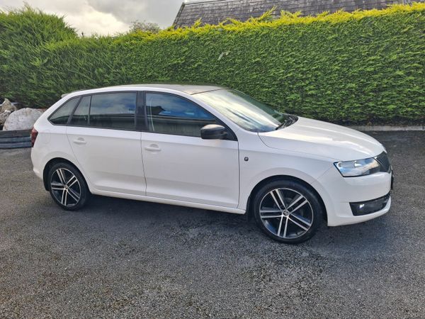 Skoda Rapid Hatchback, Petrol, 2015, White
