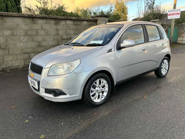 Chevrolet Aveo Hatchback, Petrol, 2011, Silver