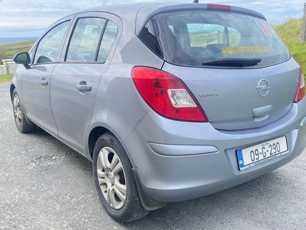 Opel Corsa Hatchback, Petrol, 2009, Silver
