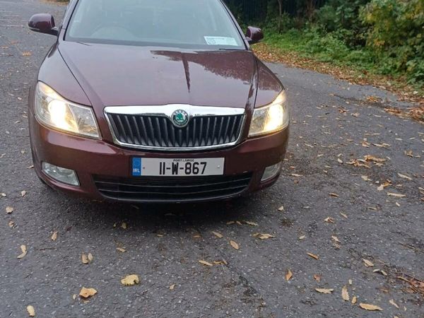 Skoda Octavia Saloon, Diesel, 2011, Red