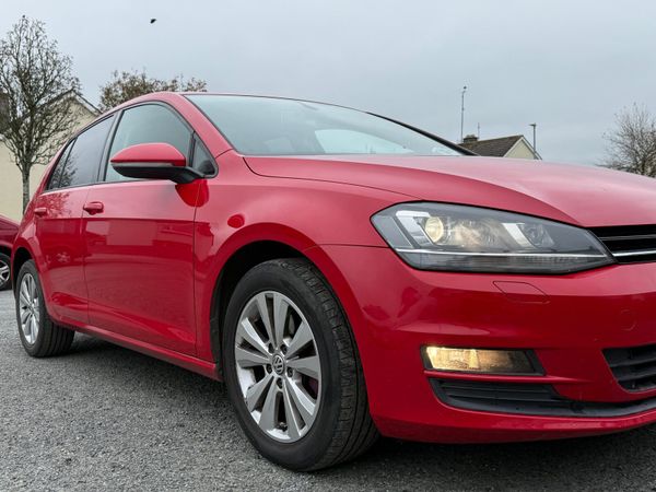 Volkswagen Golf Hatchback, Petrol, 2013, Red