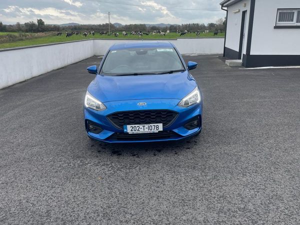 Ford Focus Hatchback, Diesel, 2020, Blue